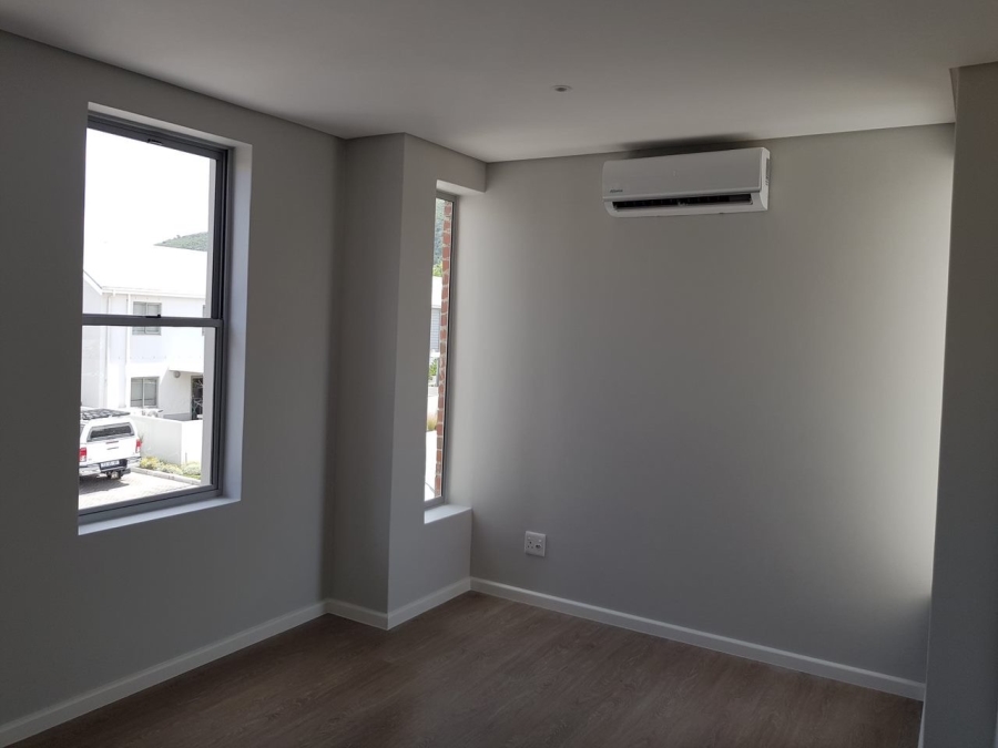 2 Bedroom Property for Sale in Hoog En Droog Western Cape